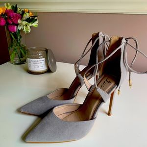 Lulus 4” gray suede lace up stilettos